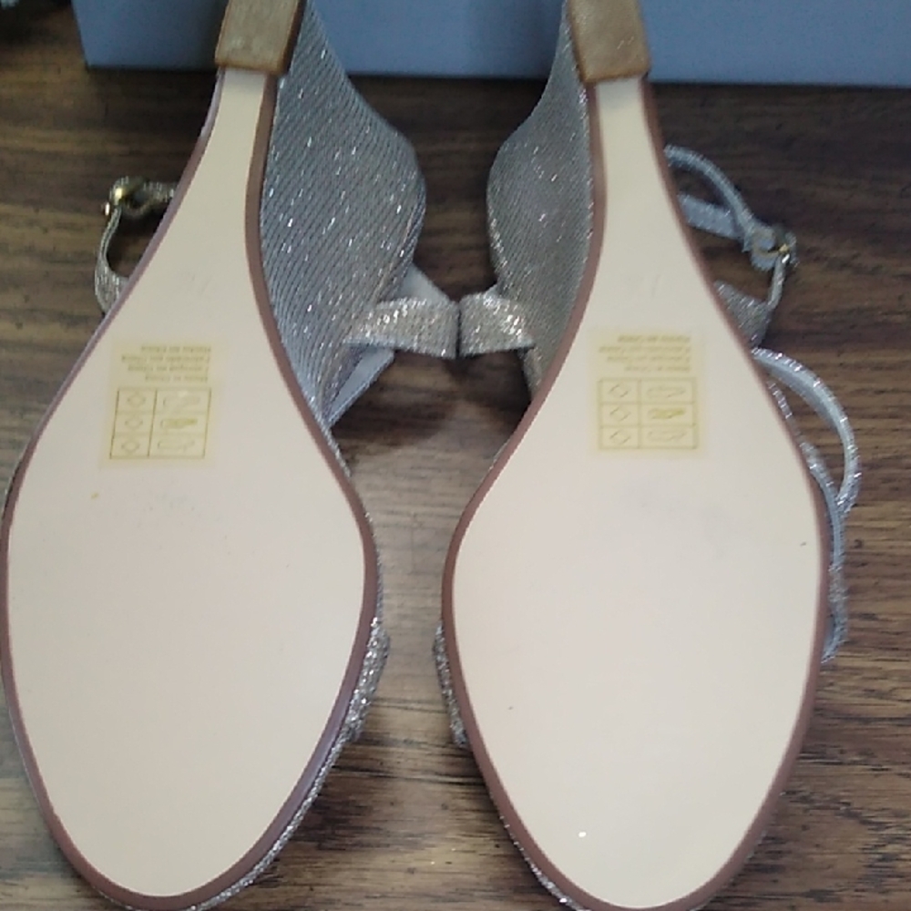 Benjamin Walk Gold Heels Elegant Strappy Design - Picture 10 of 11